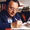 Olma Sanatı kitabının yazarı Erich Fromm'un bir görseli